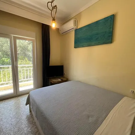 Nectarios Seaside Apartment. PalaiónTsiflíkion